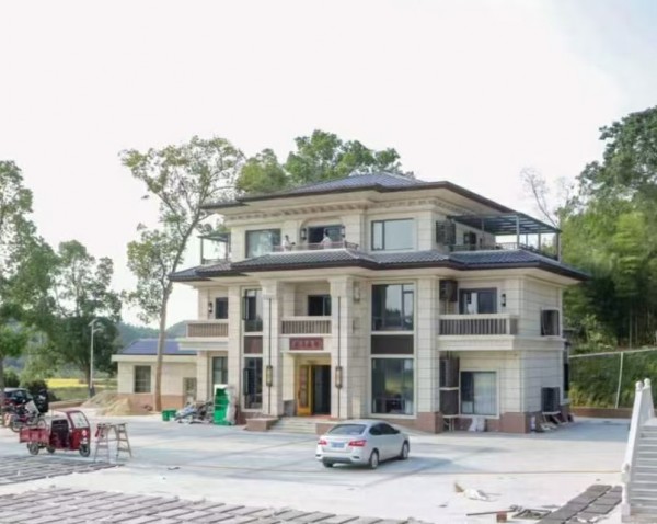 三层带露台别墅