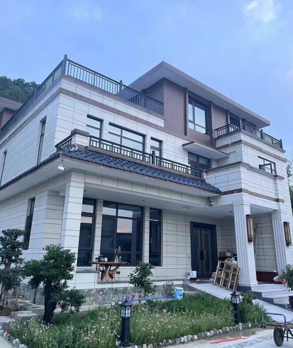 三层中式带大露台别墅图1