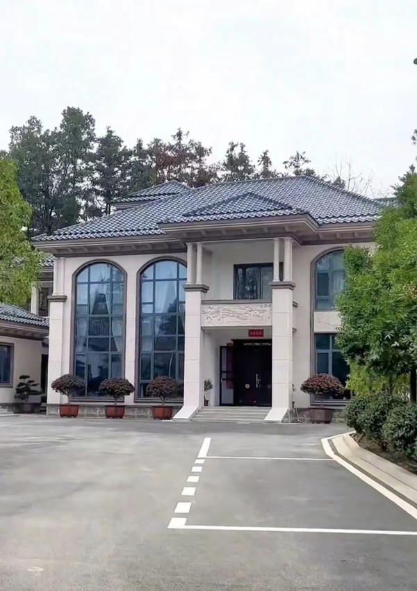 二层欧式大别墅